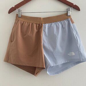 The North Face NWOT  Women’s Wander Shorts Tan and Gray Color Size S